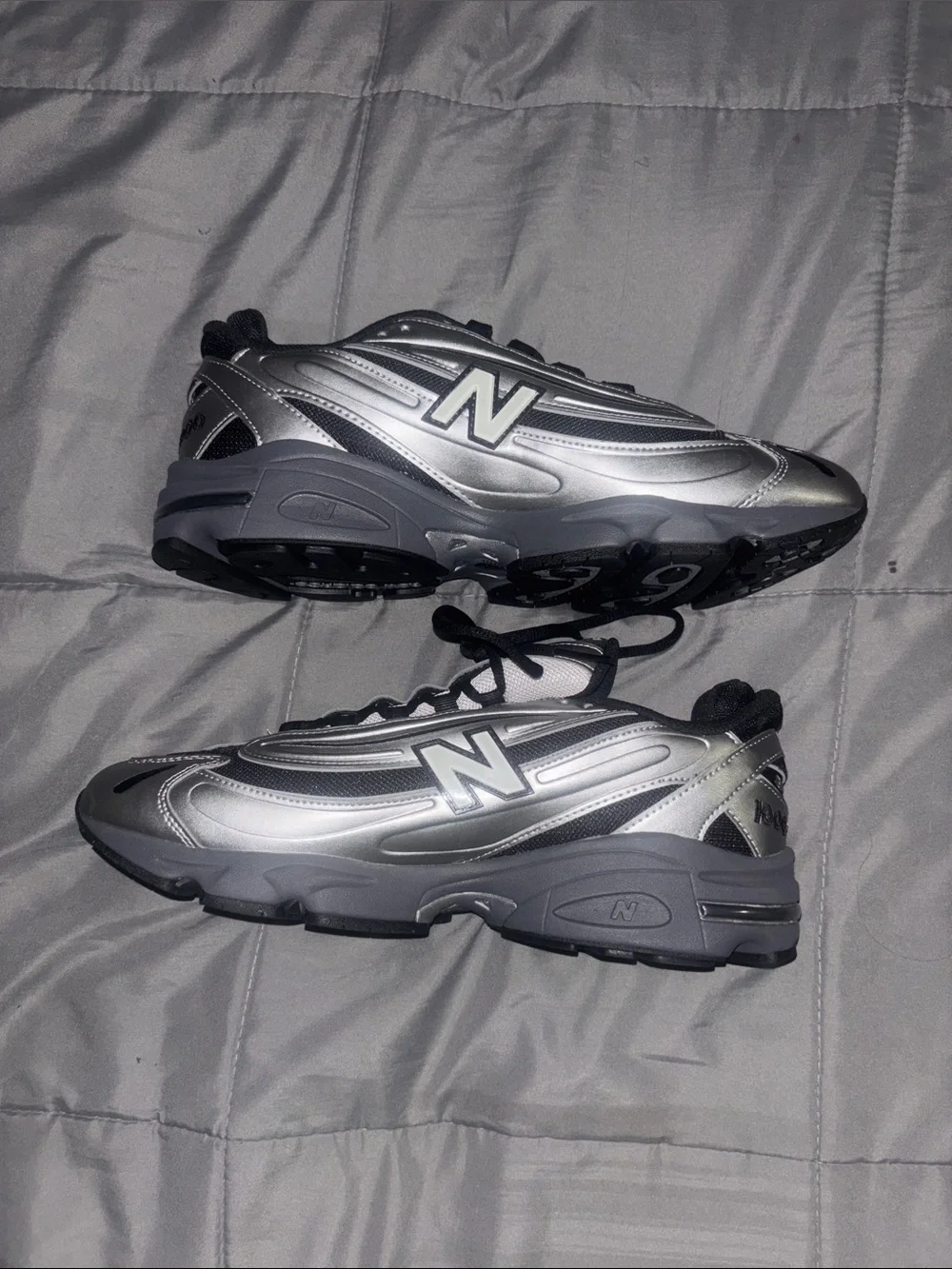 New Balance Men's Silver and Black Athletic Sneakers